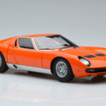 Lamborghini Miura SV Pomarańczowy AUTOart 1:18 - image 6 of 8