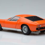 Lamborghini Miura SV Pomarańczowy AUTOart 1:18 - image 7 of 8