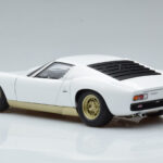Lamborghini Miura SV Biały AUTOart 1:18 - image 7 of 8