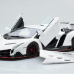 Lamborghini Veneno Biały AUTOart 1:18 - image 2 of 8