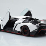 Lamborghini Veneno Biały AUTOart 1:18 - image 3 of 8