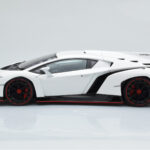 Lamborghini Veneno Biały AUTOart 1:18 - image 5 of 8