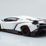 Lamborghini Veneno Biały AUTOart 1:18 - image 7 of 8