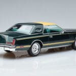 Lincoln Continental Mark V Ciemny Zielony MCG 1:18 MCG18404 Metal - image 2 of 6