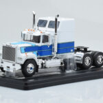 Mack Superliner Magnum Biały Niebieski IXO 1:43