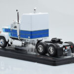 Mack Superliner Magnum Biały Niebieski IXO 1:43 - image 5 of 6