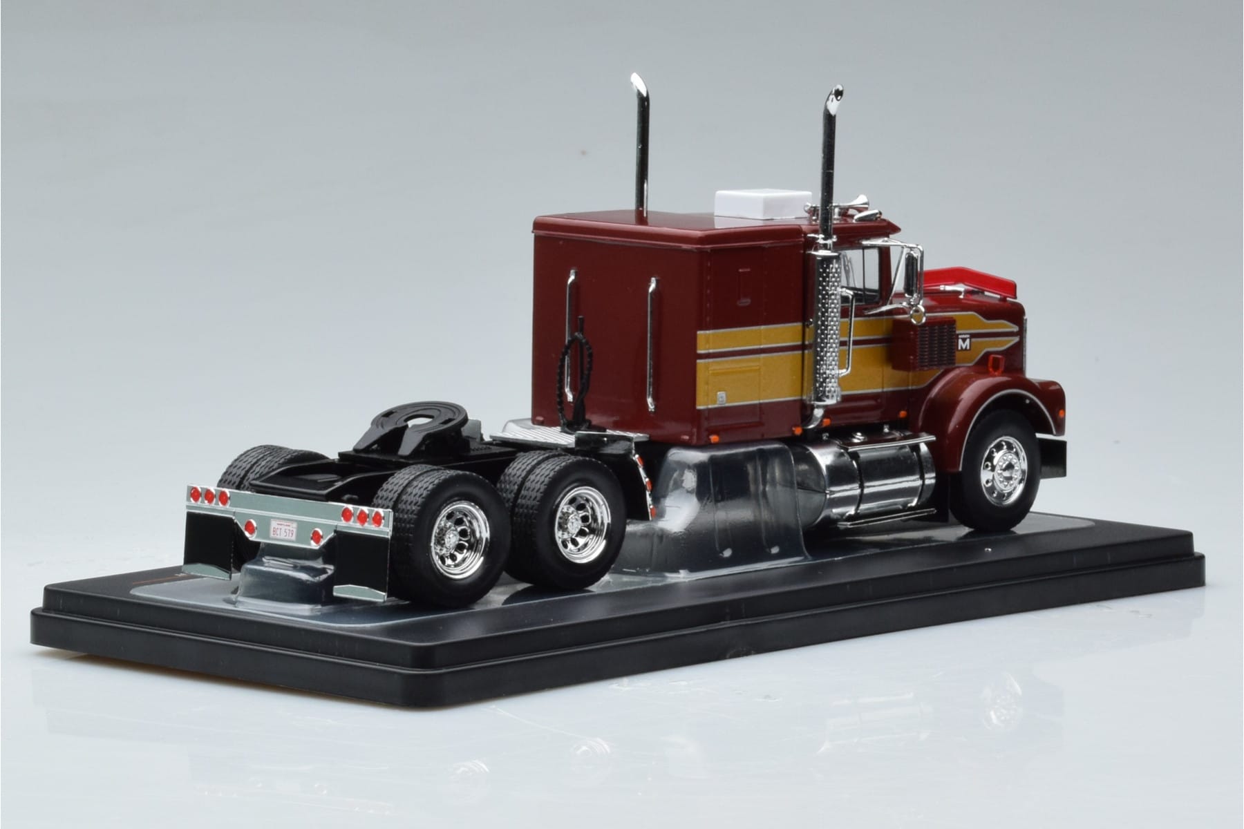 Marmon CHDT Czerwono-Złoty IXO 1:43 TR157 Metal — zdjęcie 2 z 6