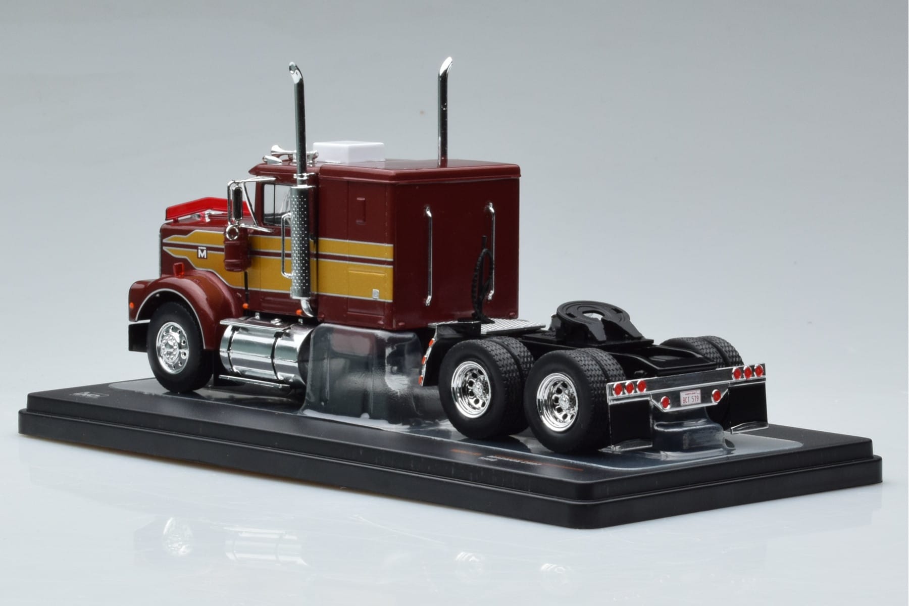 Marmon CHDT Czerwono-Złoty IXO 1:43 TR157 Metal — zdjęcie 5 z 6