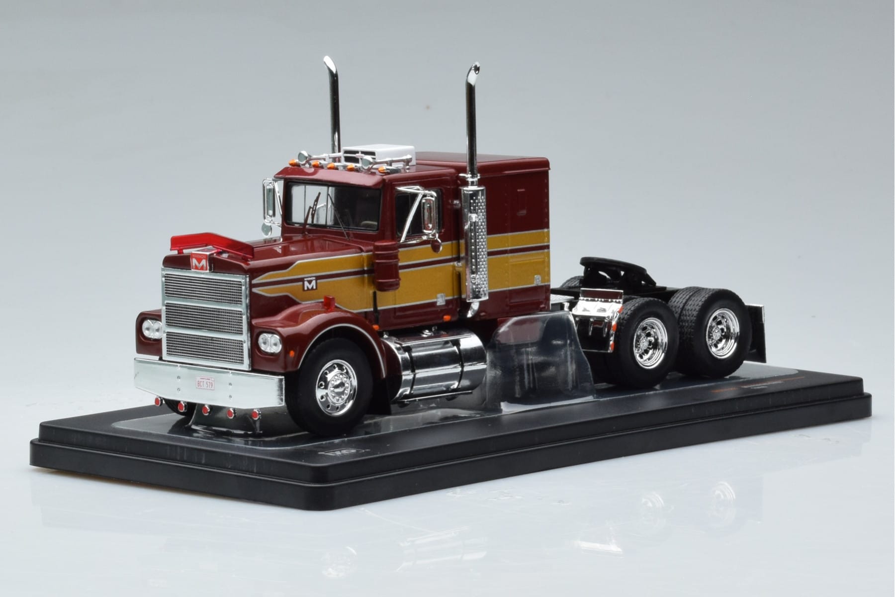 Marmon CHDT Czerwono-Złoty IXO 1:43 TR157 Metal