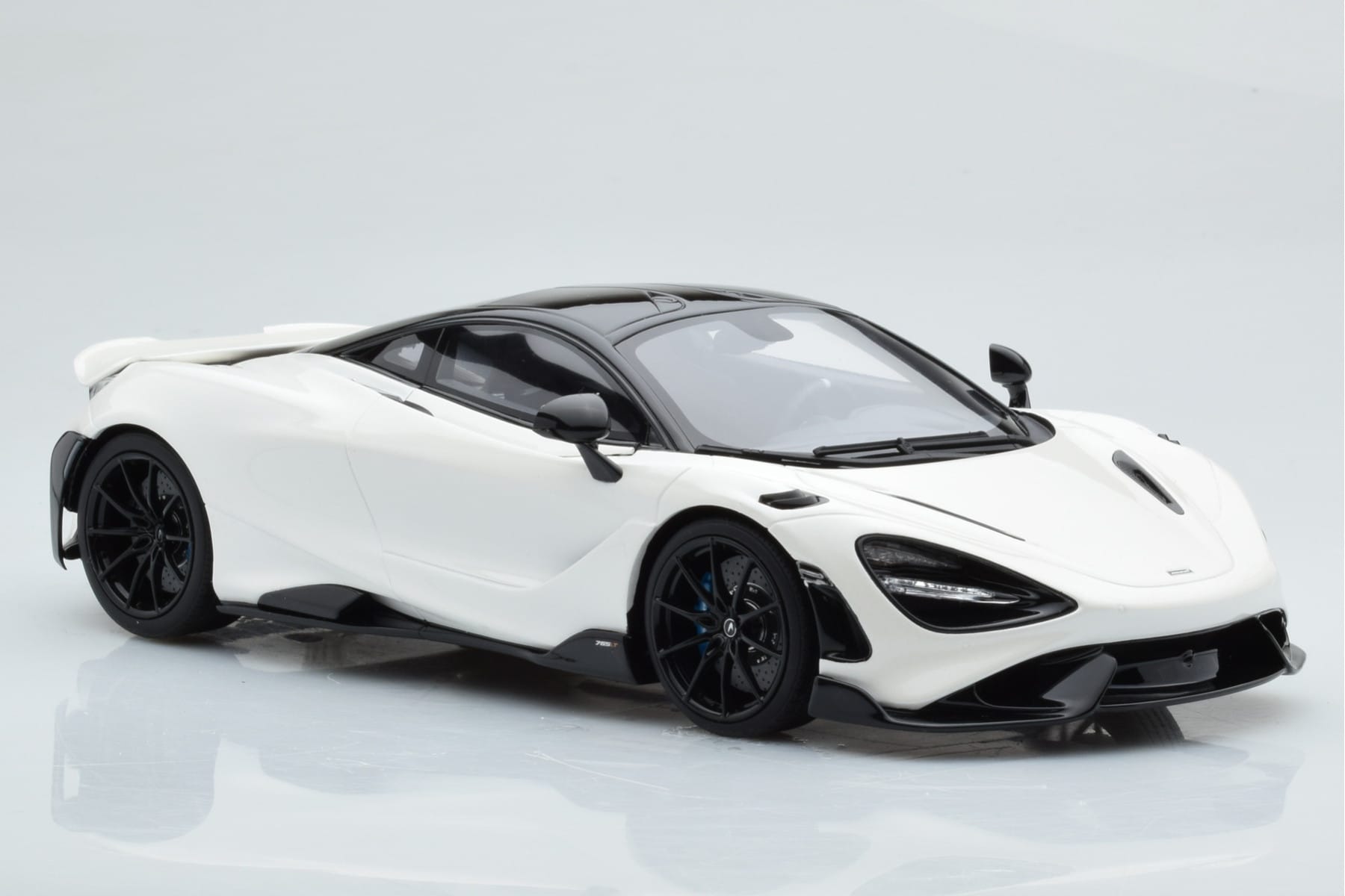 McLaren 765LT Biały GT Spirit 1:18 GT861 Żywica — zdjęcie 4 z 6