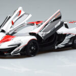McLaren P1 GTR Błyszczący Biały Z Czerwonymi Paskami AUTOart 1:18 - image 2 of 7