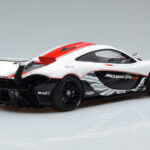 McLaren P1 GTR Błyszczący Biały Z Czerwonymi Paskami AUTOart 1:18 - image 3 of 7