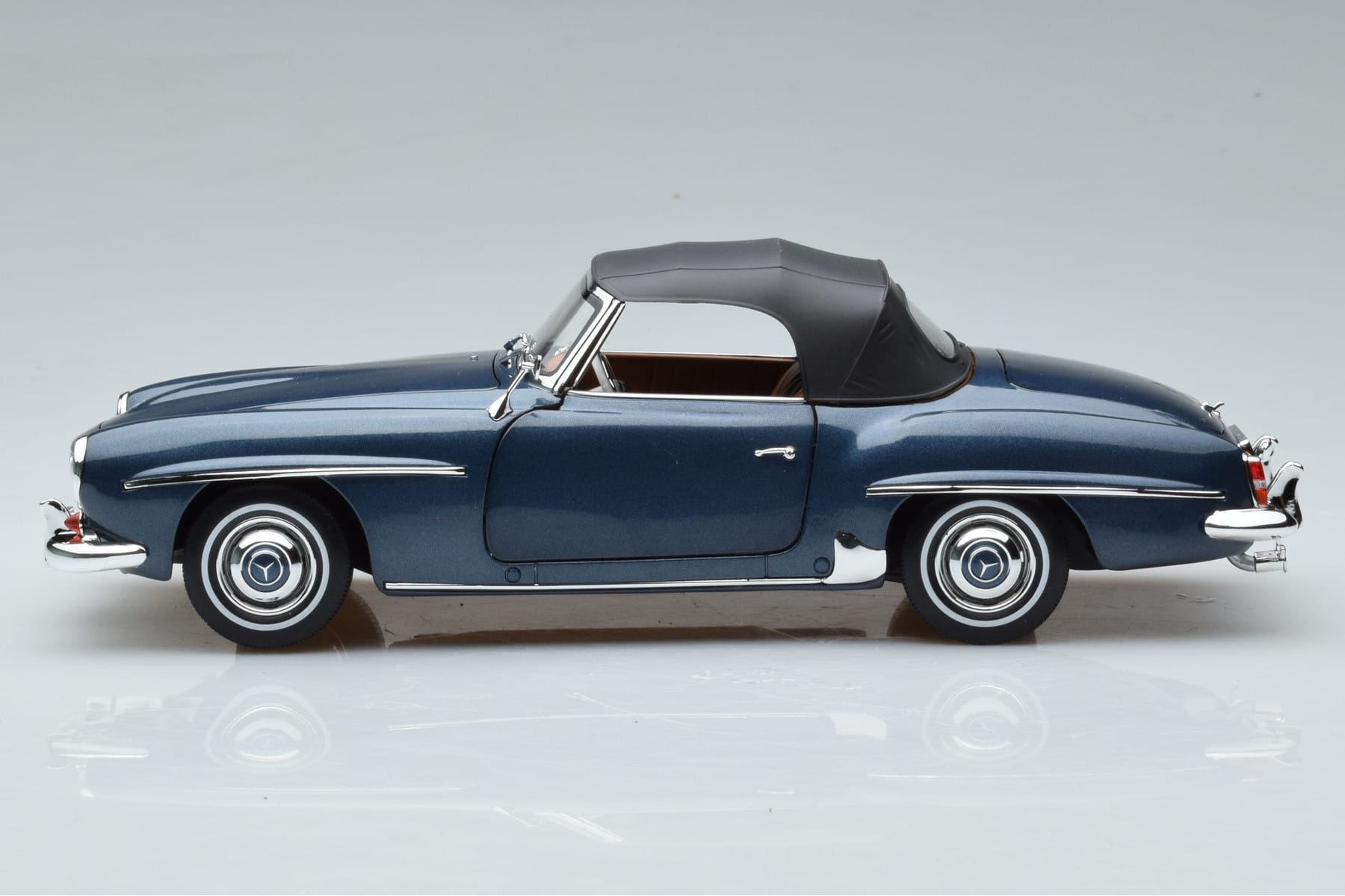 Mercedes 190 SL W121 Roadster Niebieski Norev 1:18 B66040625 Metal — zdjęcie 4 z 8