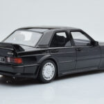 Mercedes 190E W201 2.5-16 Evo I Czarny Otto 1:18 - image 2 of 6