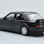 Mercedes 190E W201 2.5-16 Evo I Czarny Otto 1:18 - image 5 of 6