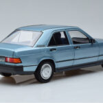 Mercedes 190E W201 Jasnoniebieski Norev 1:18 - image 3 of 7