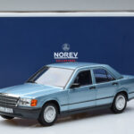 Mercedes 190E W201 Jasnoniebieski Norev 1:18 - image 7 of 7