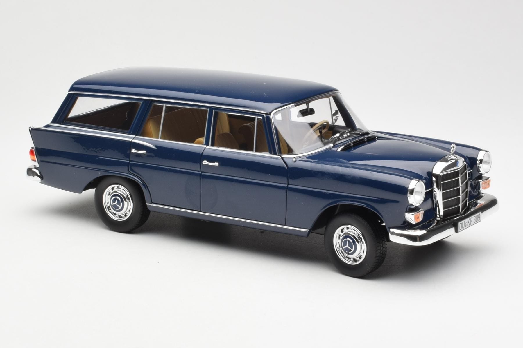 Mercedes 200 Universal W115 Niebieski Norev 1:18 183599 Metal — zdjęcie 6 z 8