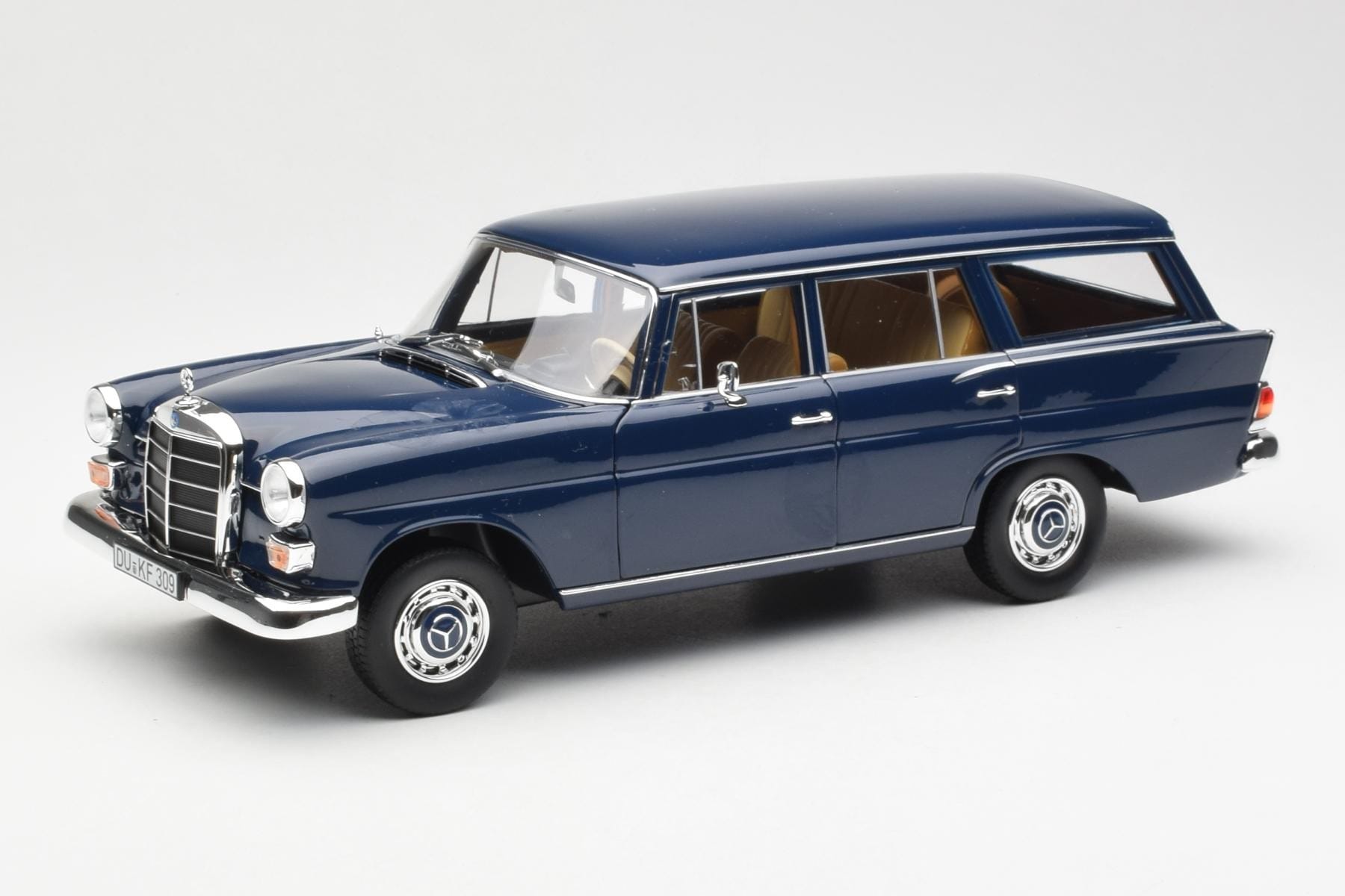 Mercedes 200 Universal W115 Niebieski Norev 1:18 183599 Metal