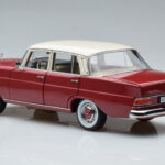 Mercedes 200 W110 Czerwony Norev 1:18 - image 7 of 7