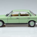 Mercedes 200 W123 Zielony Norev 1:18 183796 Metal - image 4 of 7