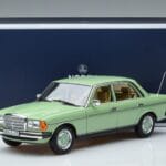 Mercedes 200 W123 Zielony Norev 1:18 183796 Metal - image 7 of 7