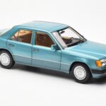 Mercedes 230E W124 Beryl Metallic Dealer Edition Norev 1:18 B66040698 - image 6 of 8