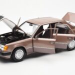 Mercedes 230E W124 Rosewood Metallic Dealer Edition Norev 1:18 B66040697 - image 2 of 8