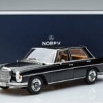 Mercedes 280 SE W108 Czarny Norev 1:18 183762 Metal - image 7 of 7