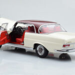 Mercedes 280 SE W108 Biały AUTOart 1:18 - image 3 of 8