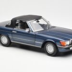 Mercedes 300 SL R107 Granatowy Norev 1:18 183466 - image 6 of 8