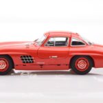 Mercedes 300 SL W198 Gullwing Czerwony Minichamps 1:18 - image 4 of 8
