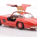 Mercedes 300 SL W198 Gullwing Czerwony Minichamps 1:18 - image 5 of 8