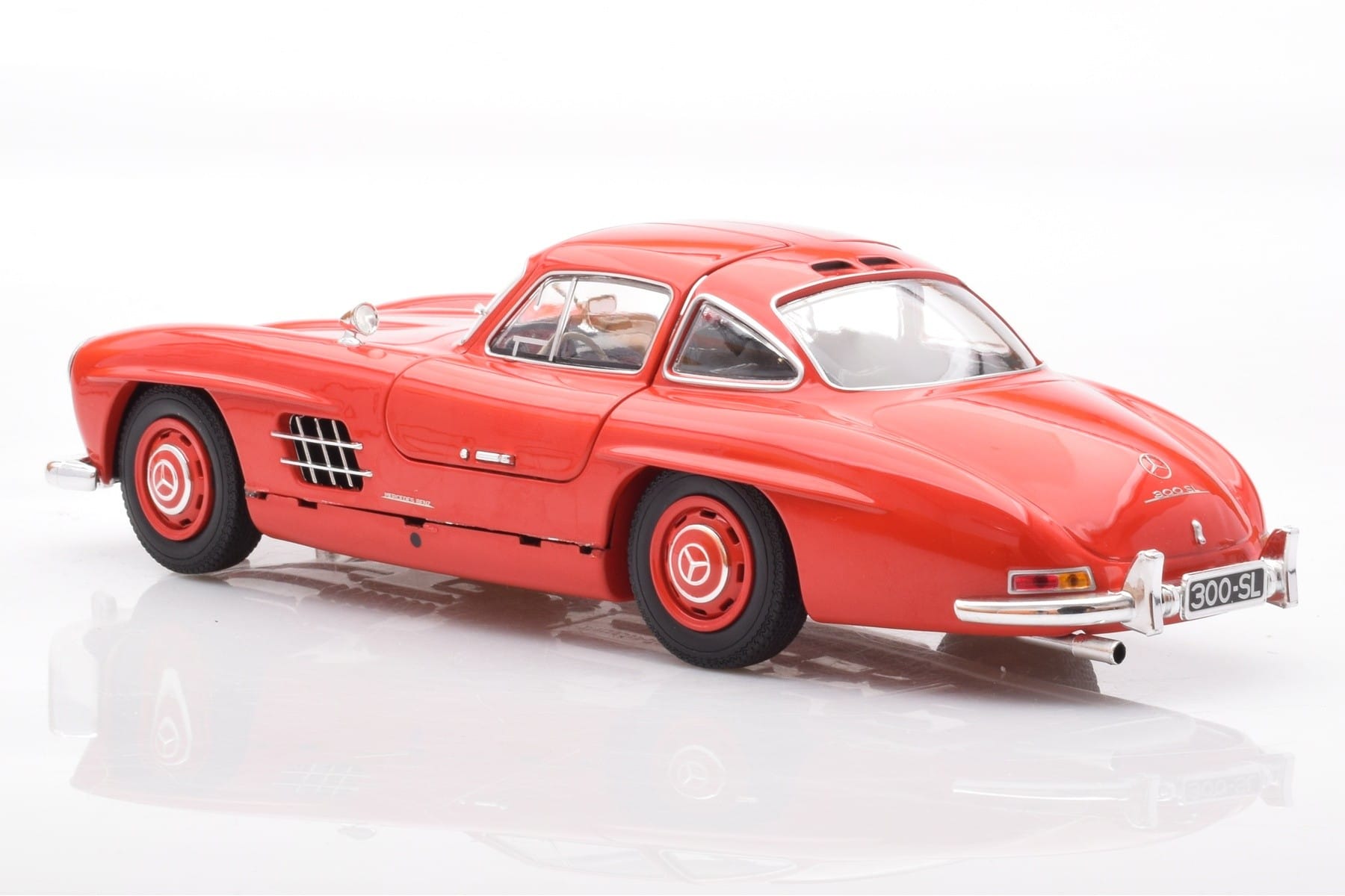 Mercedes 300 SL W198 Gullwing Czerwony Minichamps 1:18 110037211 Metal — zdjęcie 7 z 8