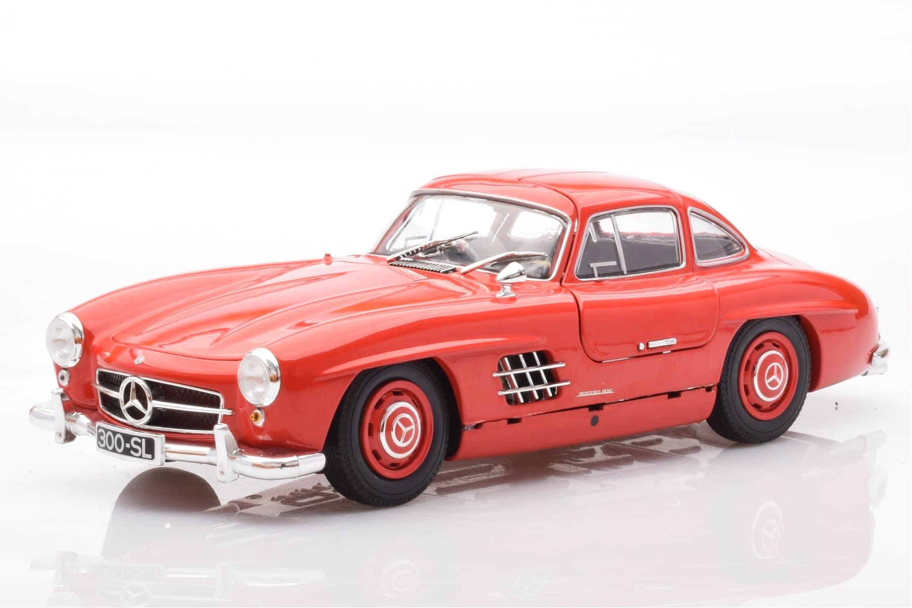 Mercedes 300 SL W198 Gullwing Czerwony Minichamps 1:18 110037211 Metal