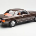 Mercedes 500 SLC C107 Brązowy KK-Scale 1:18 180851 - image 2 of 6