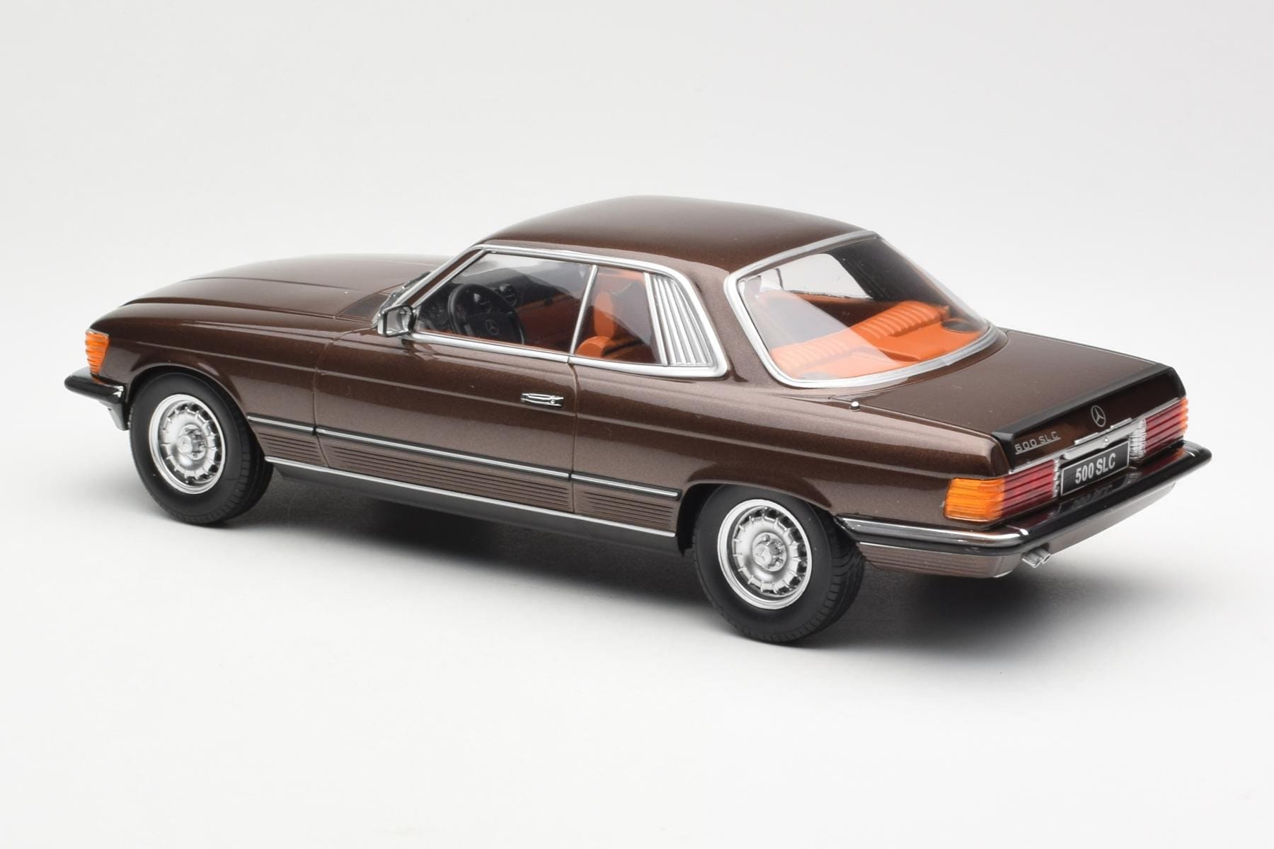 Mercedes 500 SLC C107 Brązowy KK-Scale 1:18 180851 Metal — zdjęcie 5 z 6