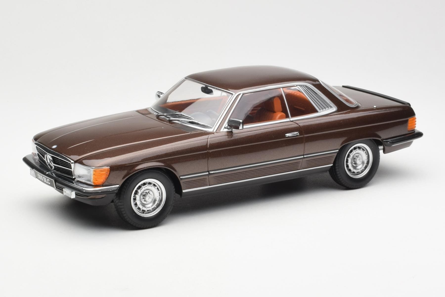 Mercedes 500 SLC C107 Brązowy KK-Scale 1:18 180851 Metal