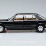 Mercedes 560 SEL W126 Czarny Norev 1:18 - image 4 of 7
