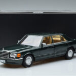 Mercedes 560 SEL W126 Ciemna Zieleń Metalik Norev 1:18 - image 7 of 7