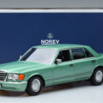 Mercedes 560 SEL W126 Jasnozielony Norev 1:18 - image 7 of 7