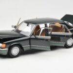 Mercedes 560 SEL W126 Night Zielony Metaliczny Dealer Edition Norev 1:18 B66040626 - image 2 of 8