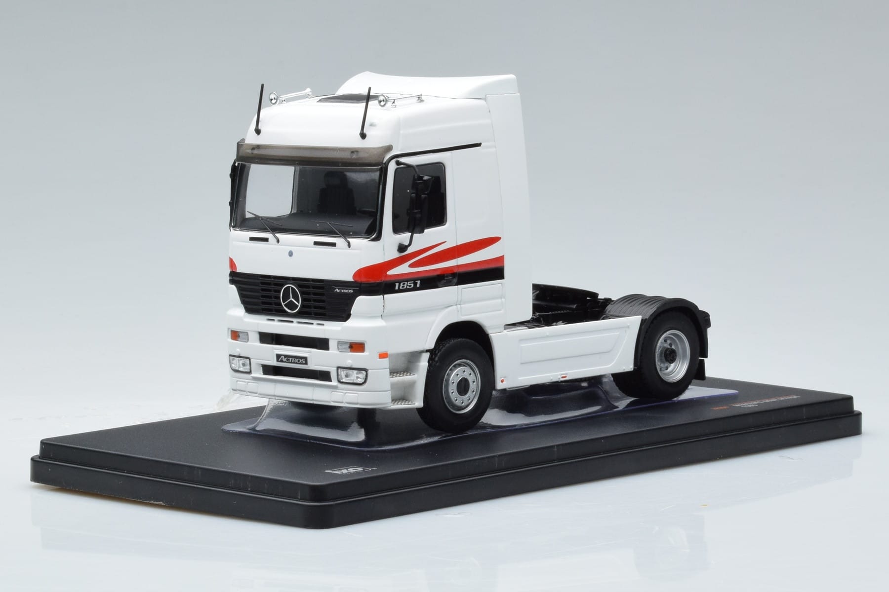 Mercedes Actros MP1 Biały IXO 1:43 TR064 Metal
