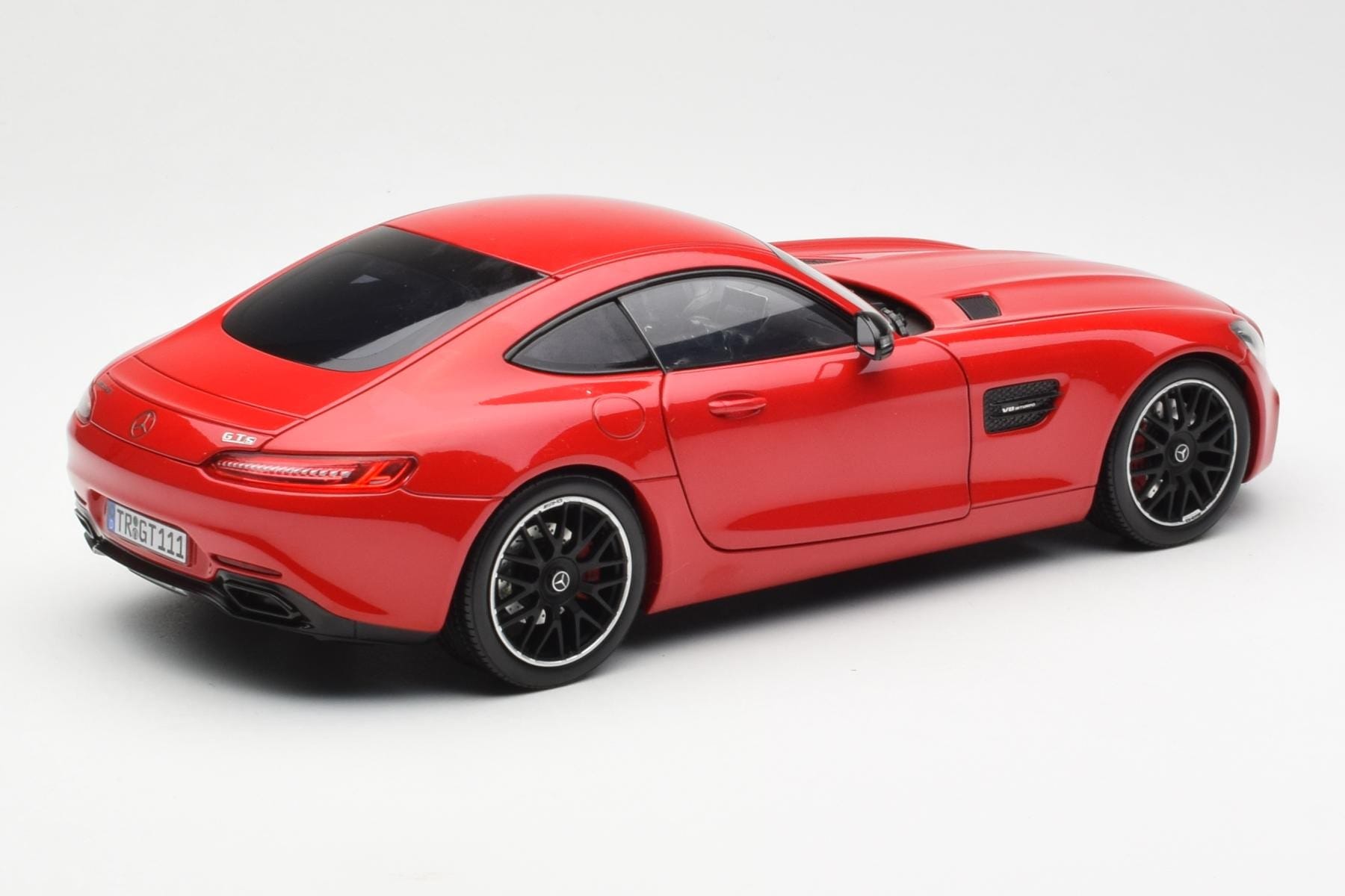 Mercedes AMG GT C190 Czerwony Norev 1:18 183496 Metal — zdjęcie 3 z 8