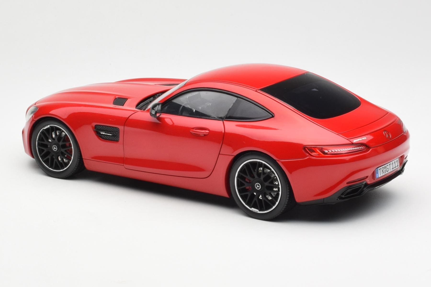 Mercedes AMG GT C190 Czerwony Norev 1:18 183496 Metal — zdjęcie 7 z 8