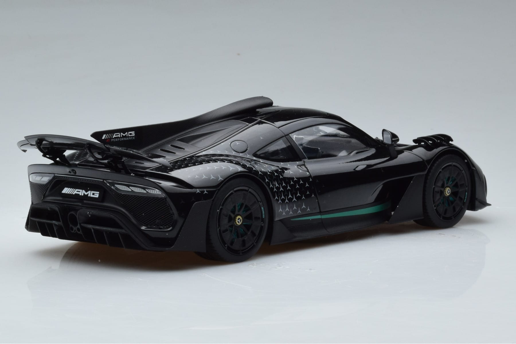 Mercedes AMG One Czarny NZG 1:18 B66961042 Metal — zdjęcie 4 z 9