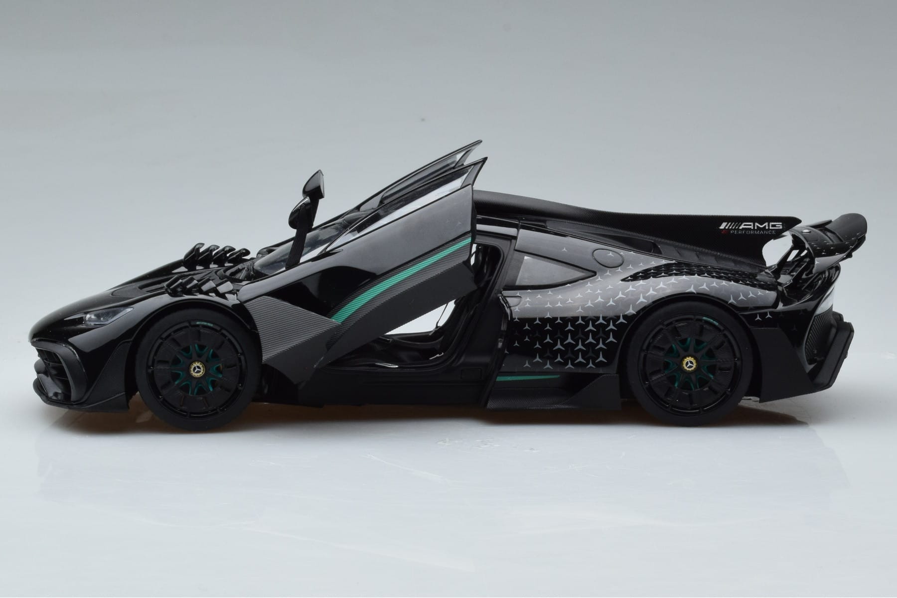 Mercedes AMG One Czarny NZG 1:18 B66961042 Metal — zdjęcie 5 z 9