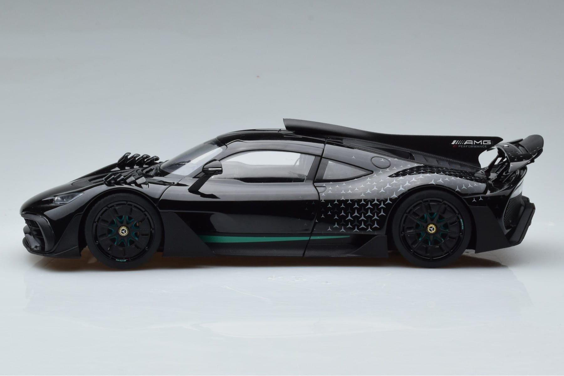 Mercedes AMG One Czarny NZG 1:18 B66961042 Metal — zdjęcie 6 z 9