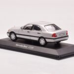 Mercedes C-Class W202 C220 Srebrny Minichamps 1:43 - image 3 of 4