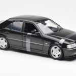 Mercedes C-Class W202 C36 AMG Czarny Metaliczny UT Models 1:18 - image 4 of 6